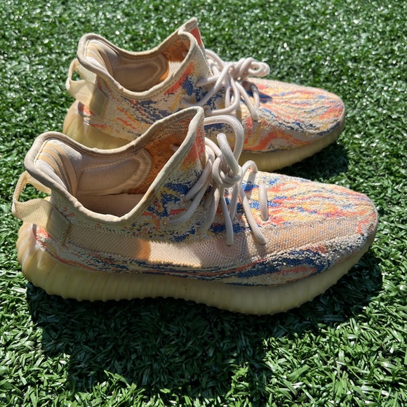 Yeezy Boost 350 V2 ‘MX Oat’
Size 5.5y
8/10 Condition No Box
Buy Now $110 - Picture 4 of 6